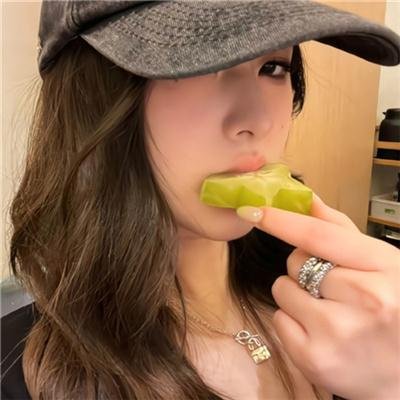 唇彩间谍